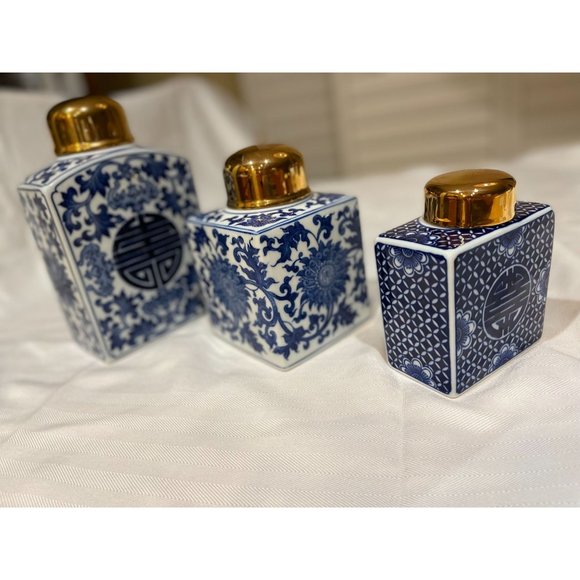 Bombay Blue and White Porcelain Ginger Jar Tea Caddy with Gold Lid. - Picture 4 of 4